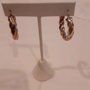 14k gold post with 925 hoops.